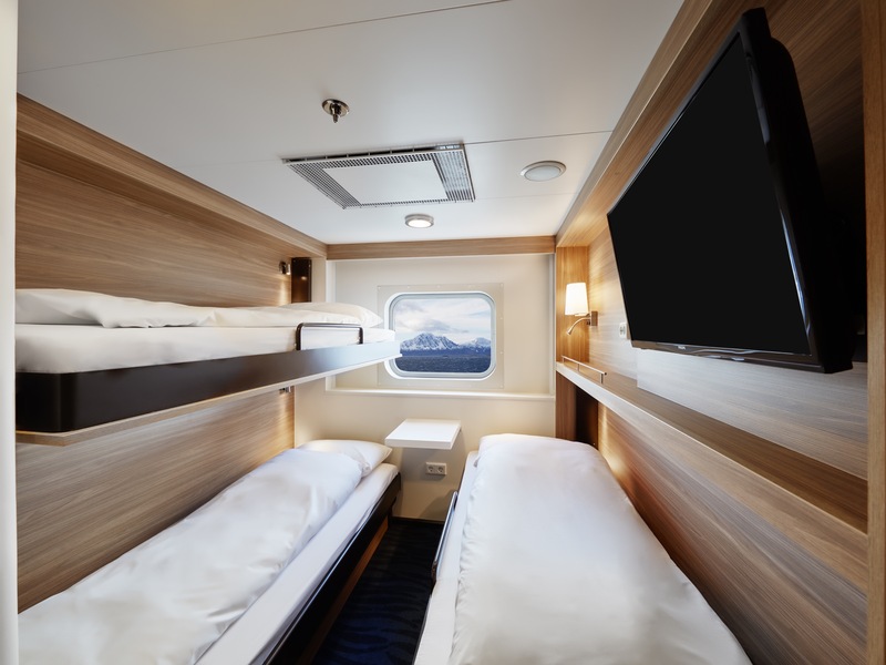 Polar Outside | Upper deck for up to 3 travellers